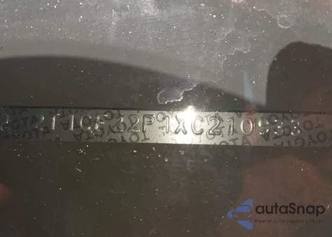 1999 Toyota Camry Solara Sle z USA, uszkodzony, nr VIN 2T1CF22P1XC210933